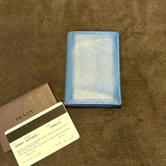 Certified Prada Saffino Leather Authentic Blue Vertical Card Holder 4x3 - Picture 3 of 11